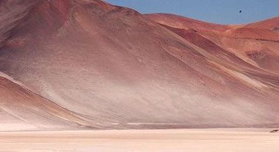 Una exploración a los sentidos y a los enigmas del Desierto de Atacama nos presenta Ulrike Arnol en el MAC